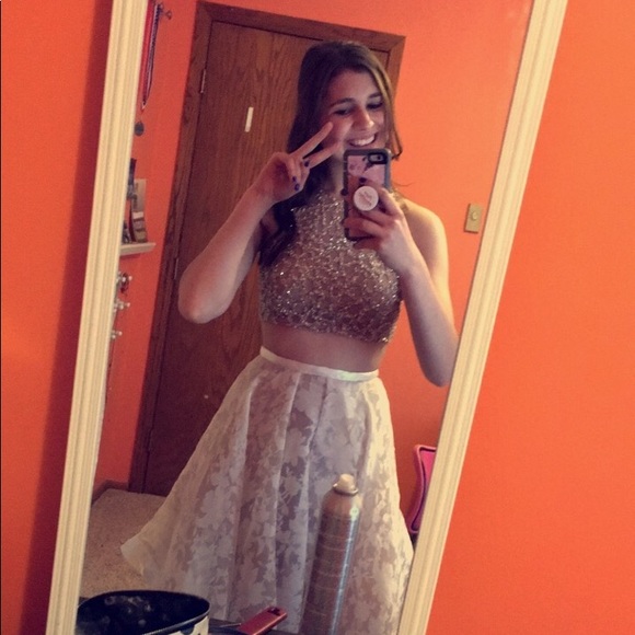 Beautiful two piece prom dress! - Picture 2 of 4